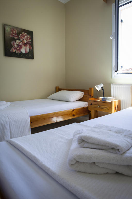 Kantouni Apartments Свороната Номер фото